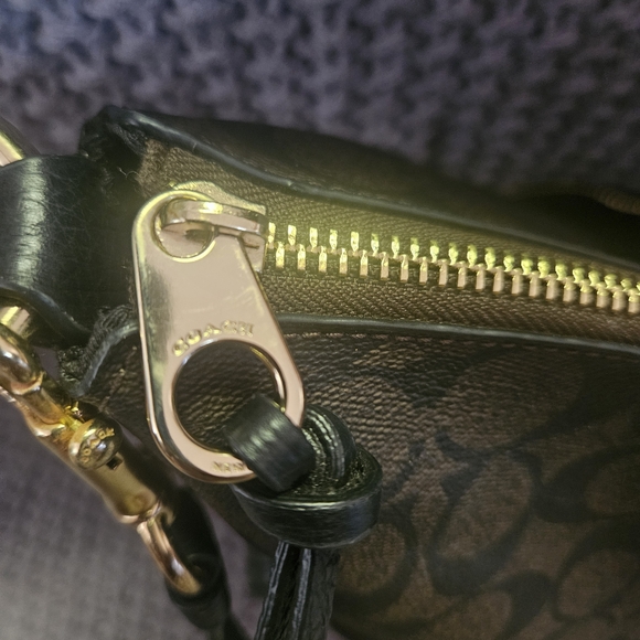 Authentic Coach Signature Pennie Shoulder Bag - Picture 8 of 16